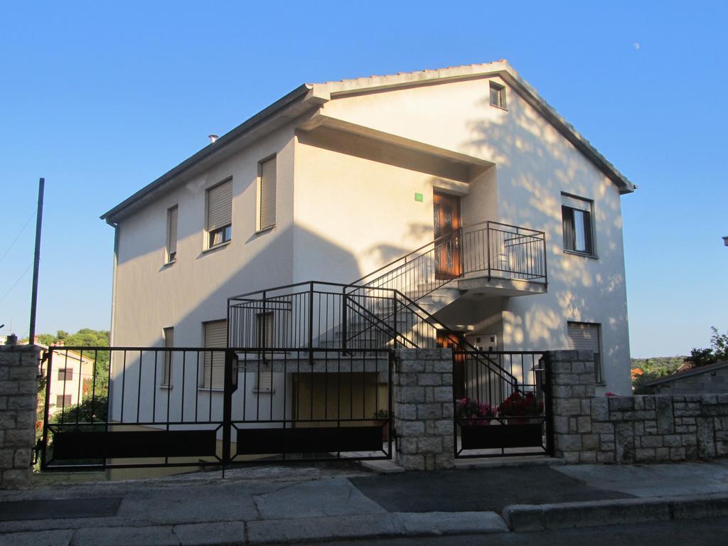 Apartment Razum Pola Esterno foto