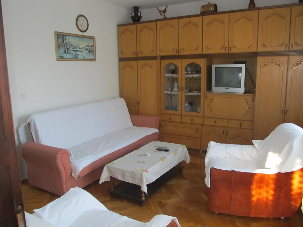 Apartment Razum Pola Esterno foto